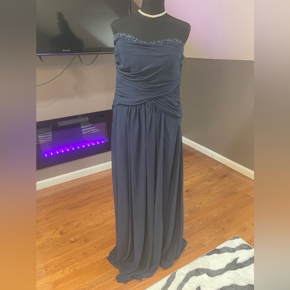 Jasmine blue gown perfect for a bridesmaid.